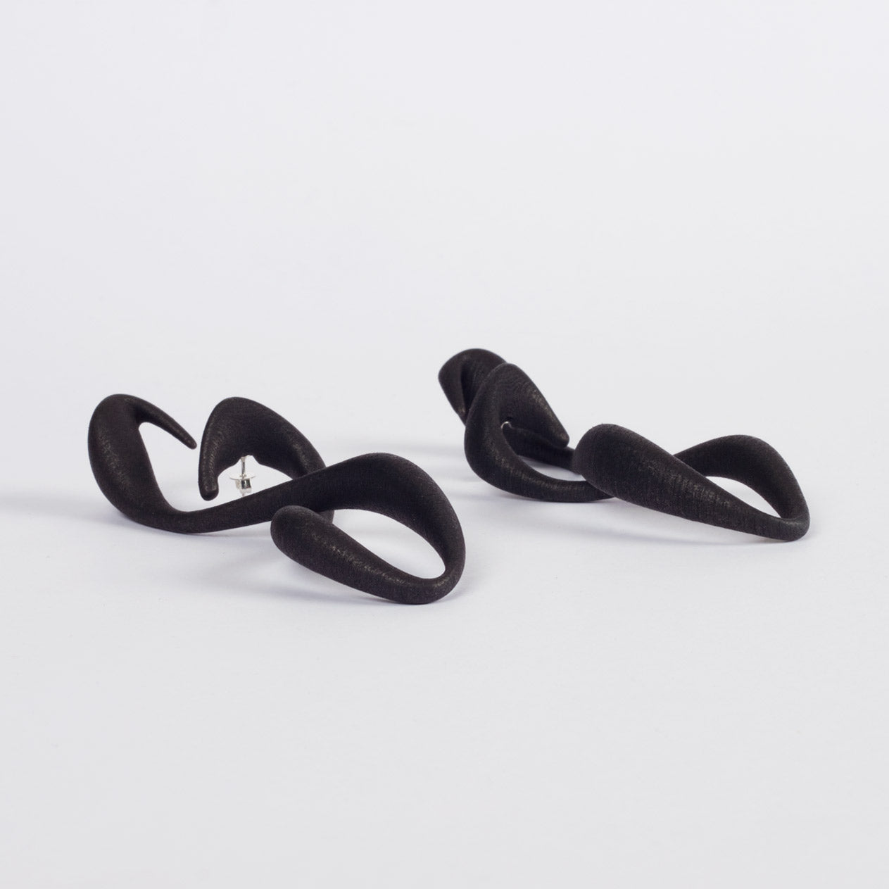 Ribbon earrings